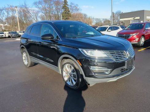 Used 2017 Lincoln MKC Select w/ Lincoln MKC Climate Package image 2