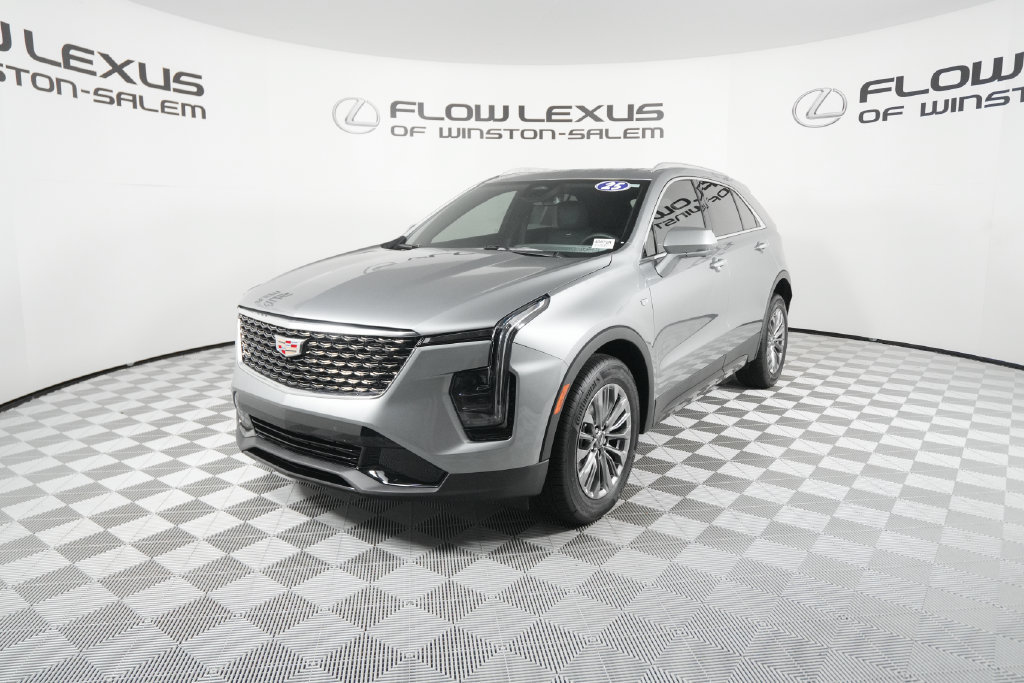 Used 2025 Cadillac XT4 Premium Luxury w/ Cold Weather Package FWD image 1