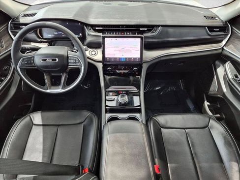 Used 2023 Jeep Grand Cherokee Limited w/ Luxury Tech Group II AWD/4WD image 19
