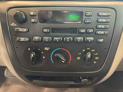 Used 2000 Ford Taurus SES image 21