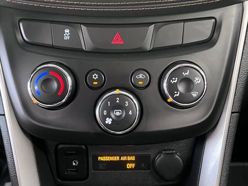 Used 2022 Chevrolet Trax LS w/ Tint and Cruise Package image 10