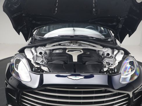 Used 2025 Aston Martin DBX 707 AWD/4WD image 37