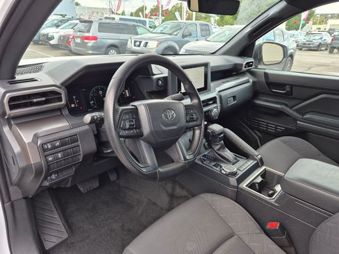 Used 2024 Toyota Tacoma SR5 AWD/4WD image 17