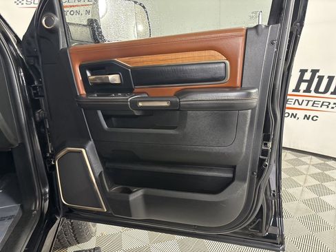 Used 2020 RAM 2500 Limited image 32