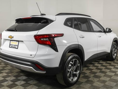 Used 2024 Chevrolet Trax LT w/ Driver Confidence Package image 16