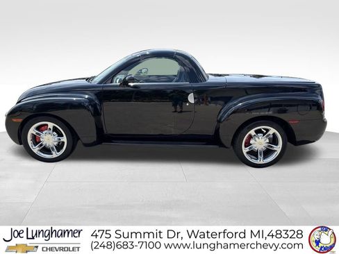 Used 2004 Chevrolet SSR RWD image 6