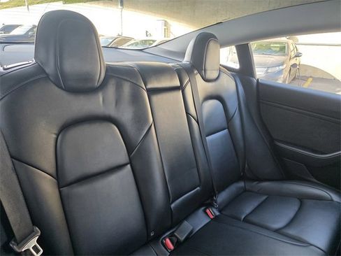 Used 2022 Tesla Model 3 image 19
