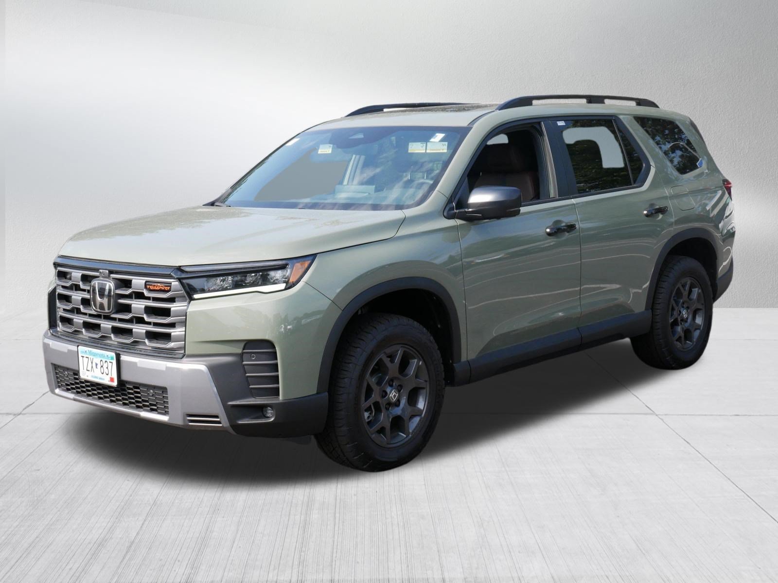 Certified 2026 Honda Pilot TrailSport image 3
