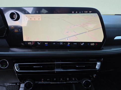 New 2027 Chevrolet Traverse LT w/ Driver Confidence Package FWD image 28
