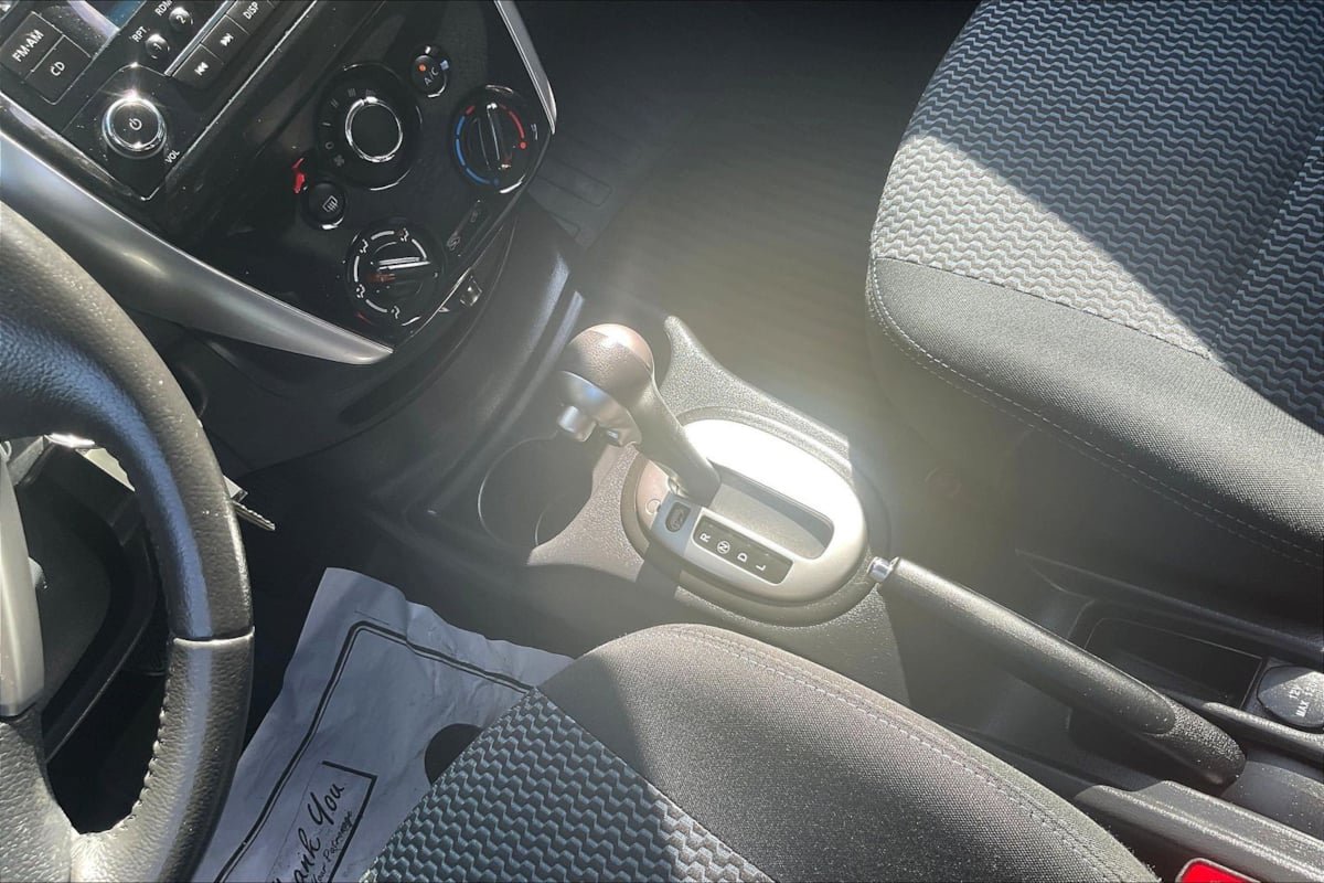 Used 2015 Nissan Versa Note SV FWD image 18