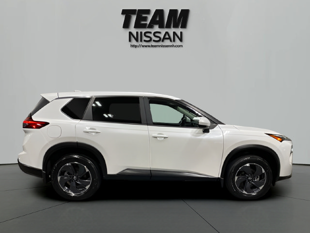 Used 2025 Nissan Rogue SV AWD/4WD image 8