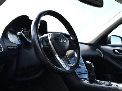 Used 2020 INFINITI Q50 Luxe w/ Essential Package (3.0T Luxe) AWD/4WD image 14