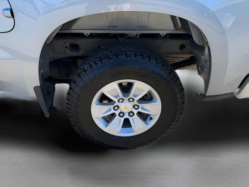 Used 2025 Chevrolet Silverado 1500 LT AWD/4WD image 22