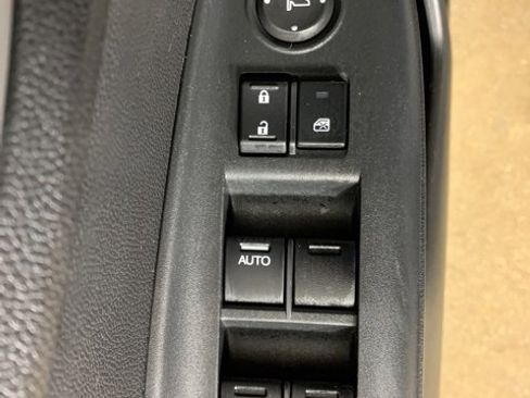 Used 2016 Honda Fit EX image 17