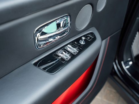 Certified 2023 Rolls-Royce Cullinan w/ Dark Exterior Package image 17