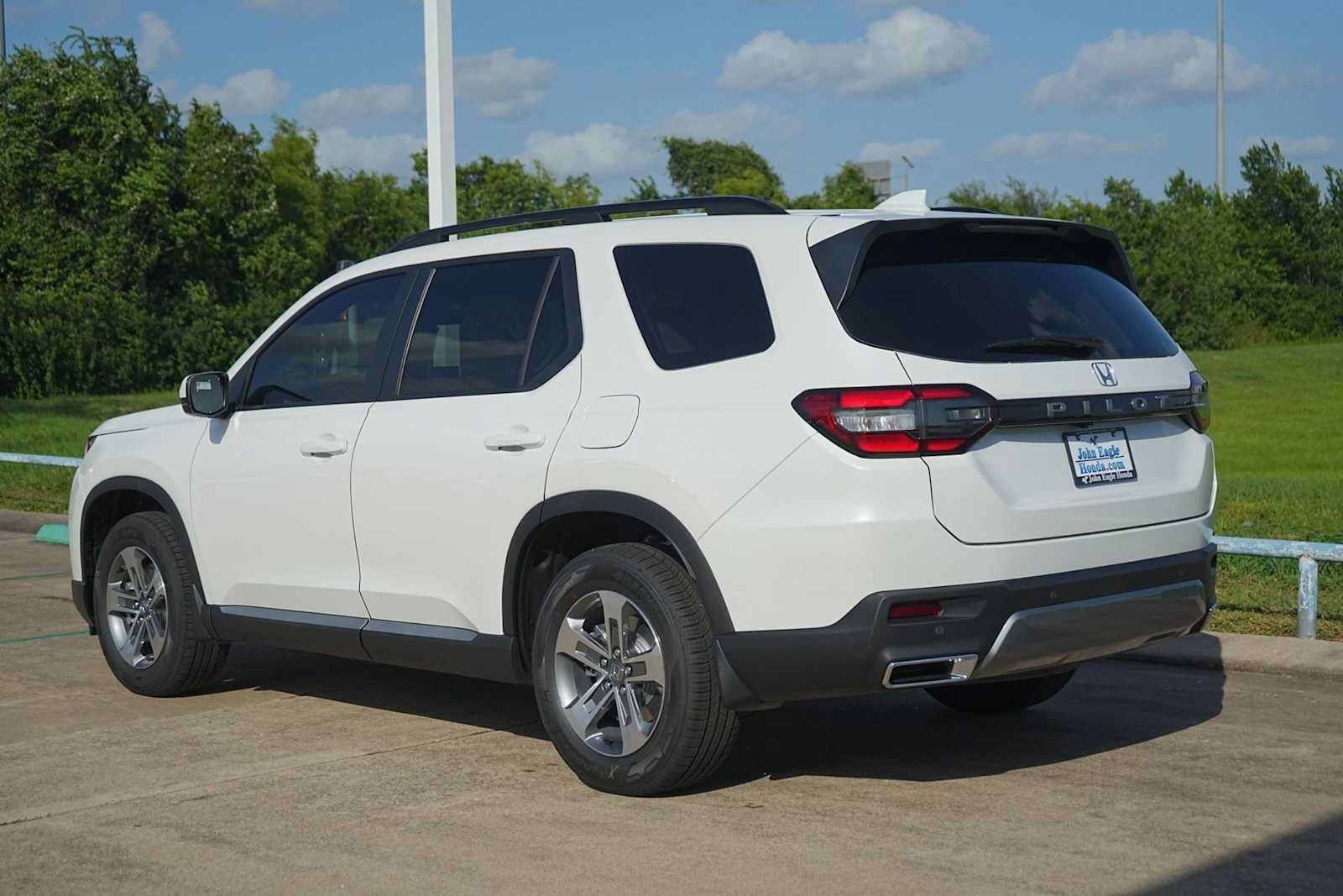 New 2026 Honda Pilot EX-L image 4