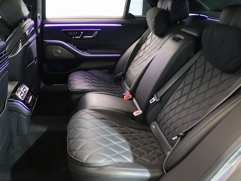 Used 2022 Mercedes-Benz S 580 4MATIC Sedan w/ Rear Seat Package image 16