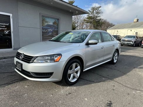 Used 2014 Volkswagen Passat 1.8T Wolfsburg Edition image 3