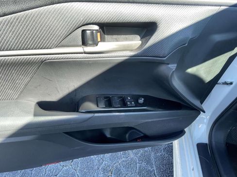 Used 2025 Toyota Camry SE image 14