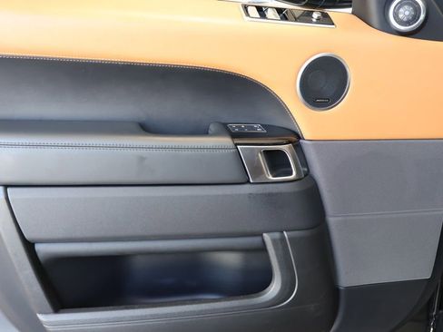 Used 2019 Land Rover Range Rover Sport SE Dynamic AWD/4WD image 8