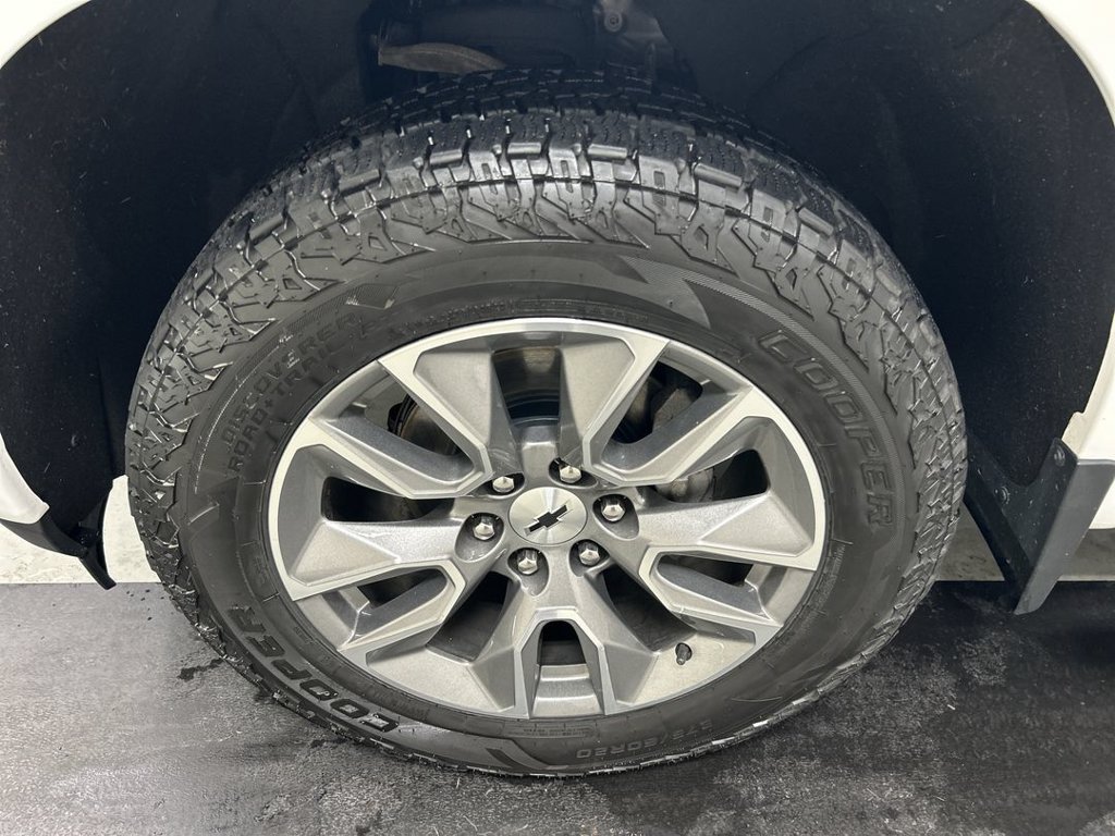 Used 2022 Chevrolet Silverado 1500 RST AWD/4WD image 8