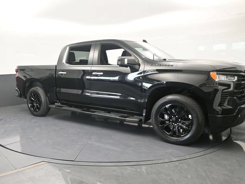 Used 2022 Chevrolet Silverado 1500 LTZ RWD image 8