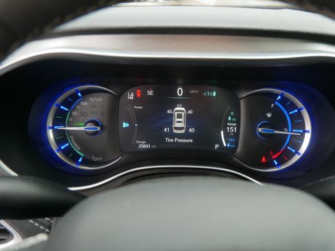 Used 2022 Chrysler Pacifica Limited w/ S Appearance Package image 21