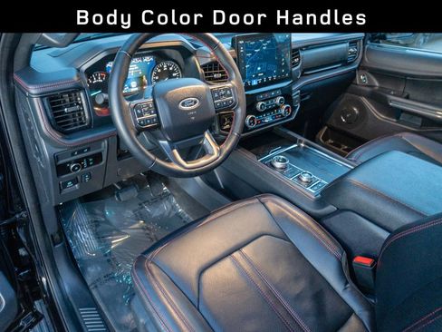 Used 2024 Ford Expedition Limited image 12