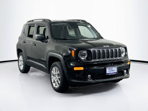 Used 2022 Jeep Renegade Latitude w/ Convenience Group image 3