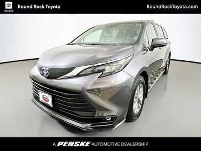 Used 2025 Toyota Sienna XLE