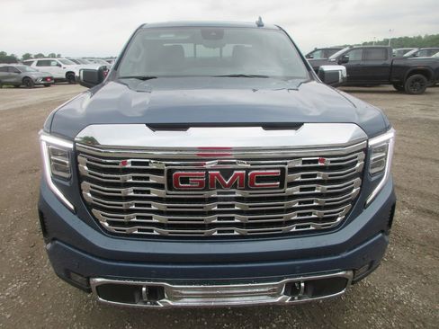 New 2026 GMC Sierra 1500 Denali w/ Denali Reserve Package AWD/4WD image 13