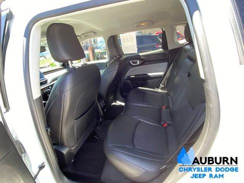 Used 2022 Jeep Compass Latitude FWD image 22