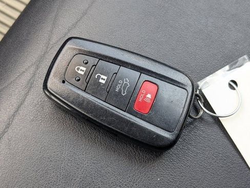 Used 2023 Toyota RAV4 XLE Premium FWD image 29