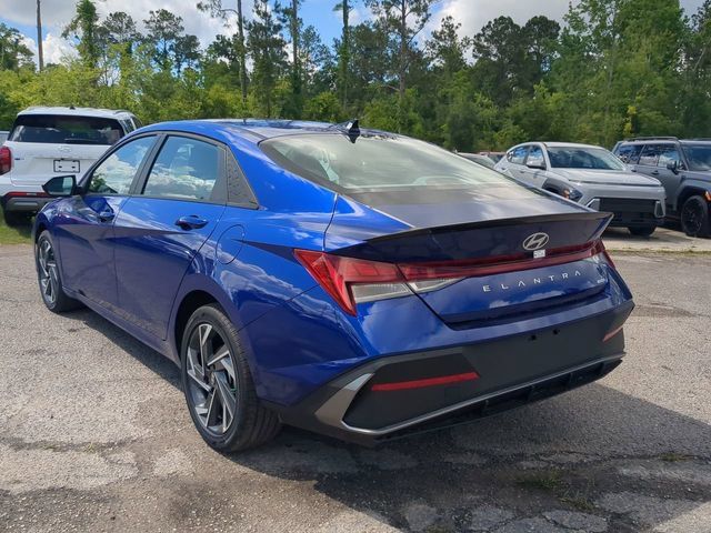 New 2025 Hyundai Elantra SEL FWD image 7