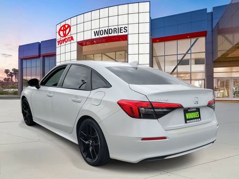 Used 2022 Honda Civic Sport image 3