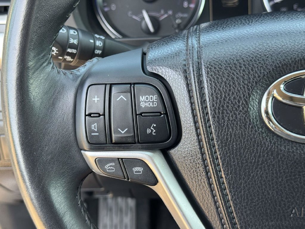 Used 2014 Toyota Highlander XLE AWD/4WD image 7
