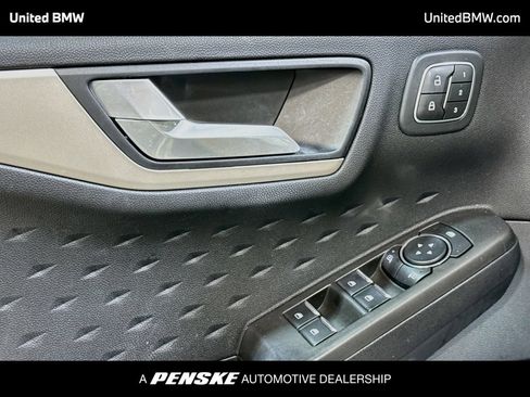 Used 2020 Ford Escape SEL FWD image 3
