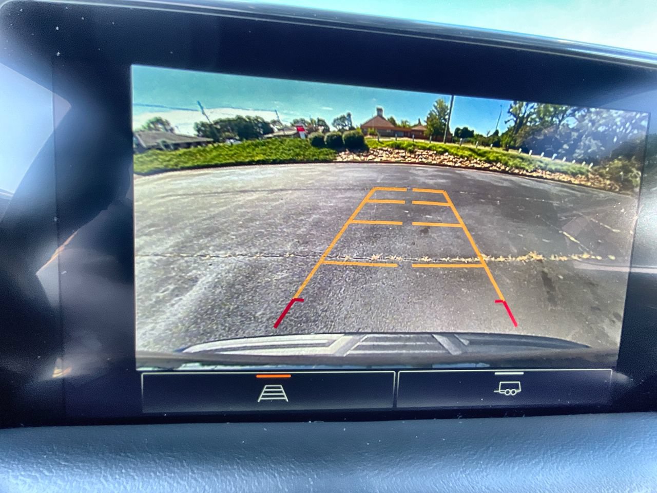 Used 2024 GMC Yukon SLT RWD image 15