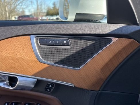 Certified 2024 Volvo XC90 B5 Plus w/ Protection Package Premier image 33