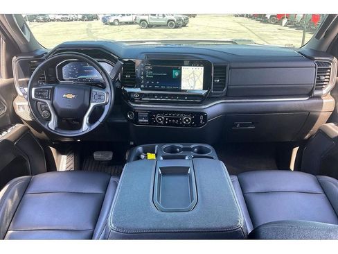 Used 2025 Chevrolet Silverado 3500 LTZ AWD/4WD image 17