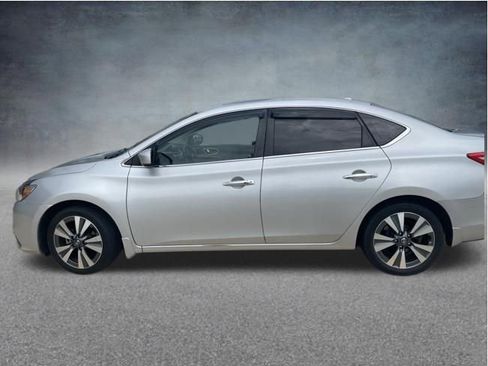 Used 2019 Nissan Sentra SV w/ Special Edition Package FWD image 2