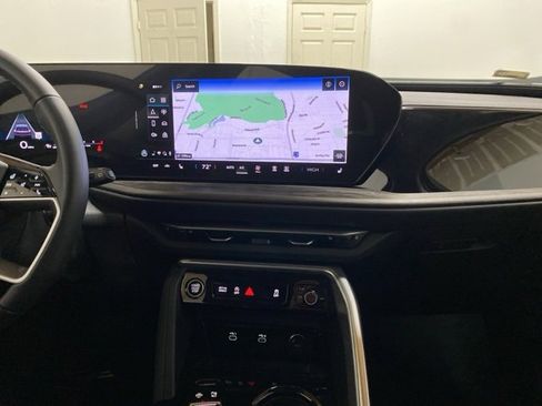 Used 2025 Audi Q5 Premium w/ Convenience Package image 12