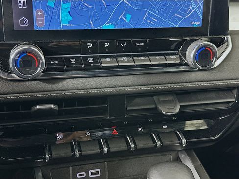 Used 2023 Chevrolet Colorado LT w/ LT Convenience Package image 24