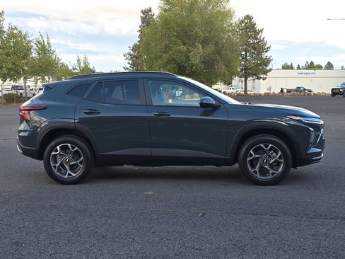 New 2026 Chevrolet Trax LT image 8