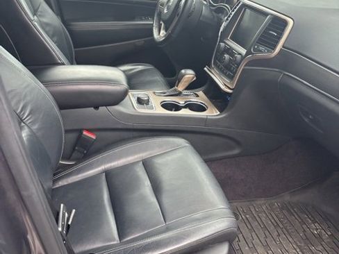Used 2017 Jeep Grand Cherokee Limited image 5