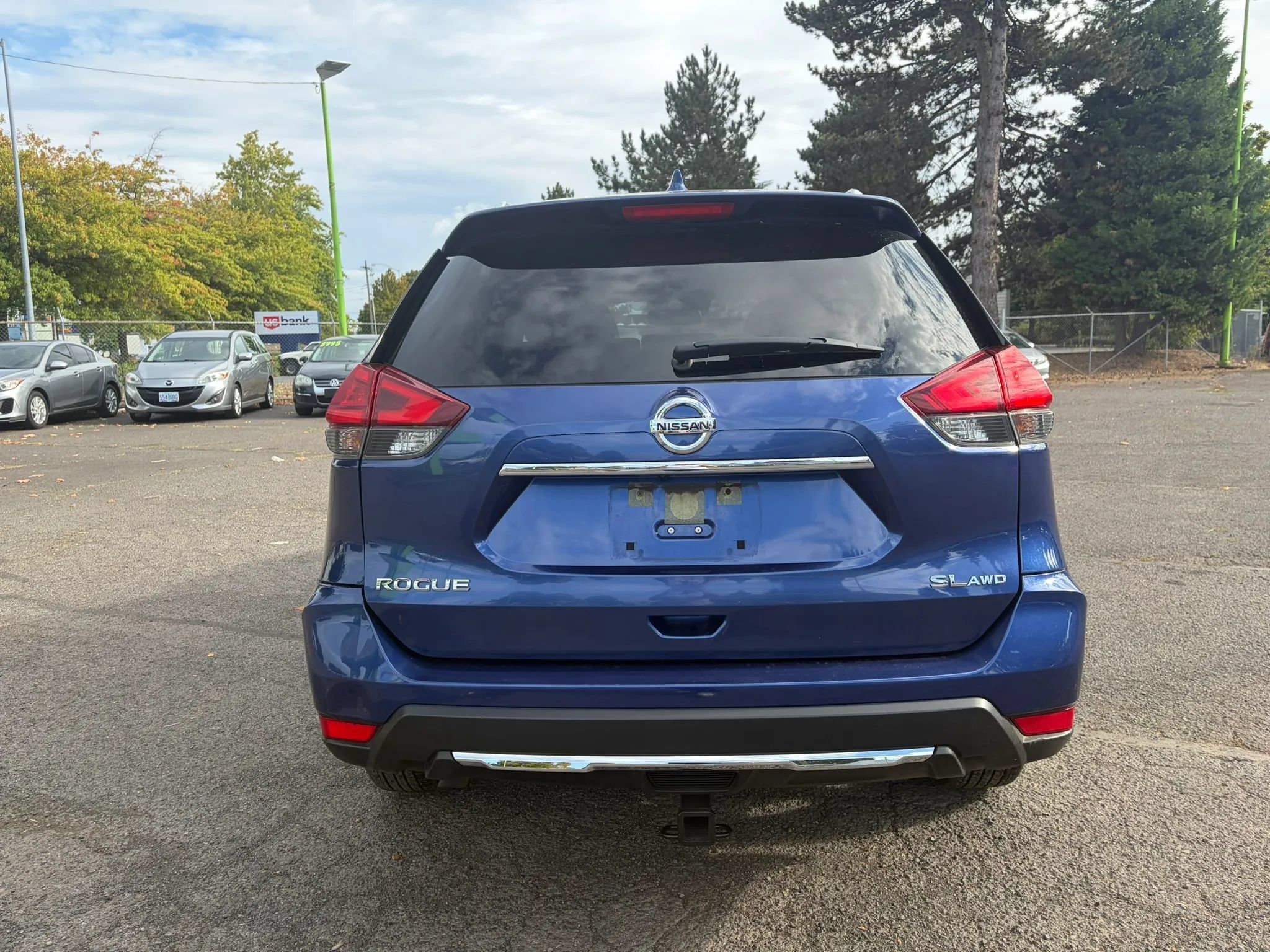 Used 2017 Nissan Rogue SL AWD/4WD image 4
