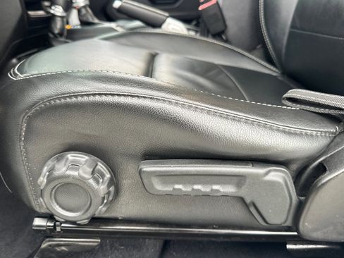 Used 2019 Jeep Wrangler Unlimited Sahara w/ Safety Group image 13