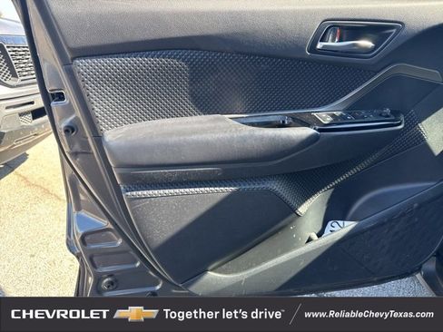 Used 2019 Toyota C-HR XLE image 18