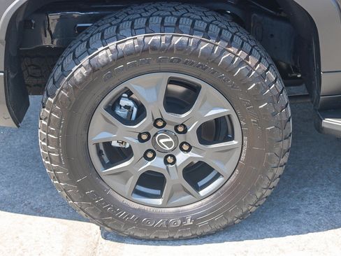 Used 2026 Lexus GX 550 AWD/4WD image 12