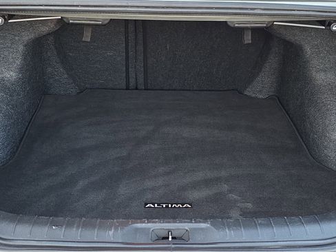 Used 2024 Nissan Altima 2.5 SV image 7